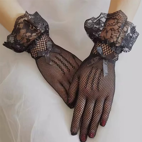 Gothic Victorian Lolita EGL Lolita Vampire Black Fishnet Lace & Bow Gloves - Picture 2 of 5